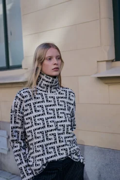 Baker Studio Pullover