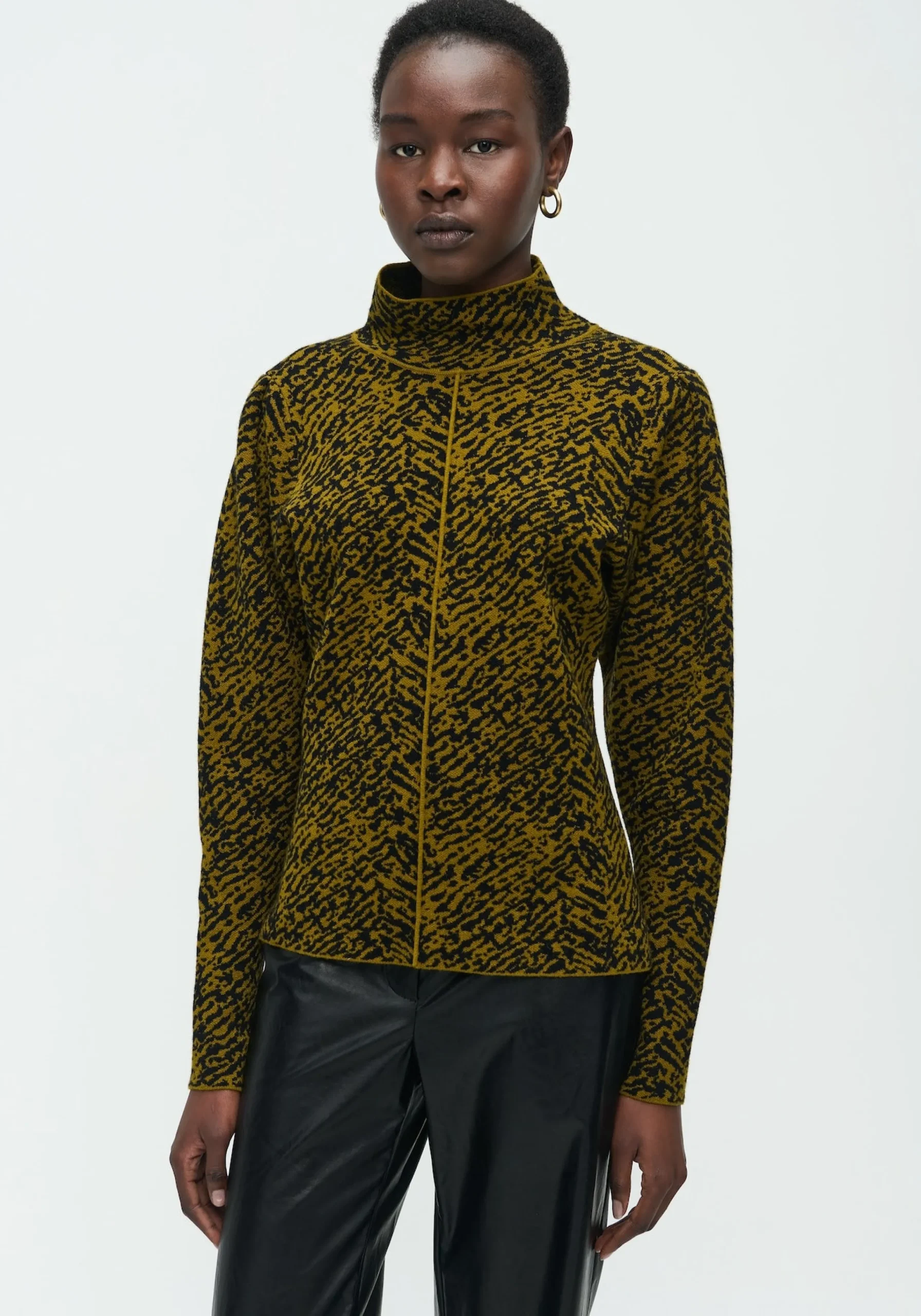 Izzy Pullover