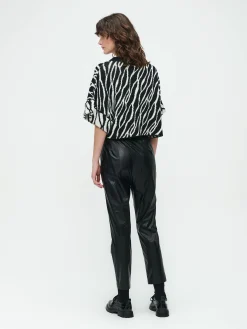 Nouhaila Studio Pullover
